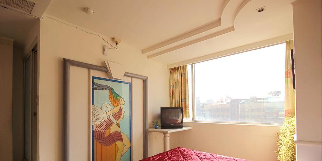 Broadway Hotel Taichung Exterior foto
