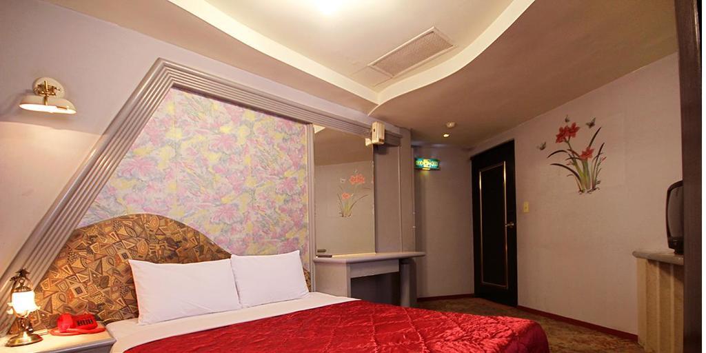 Broadway Hotel Taichung Exterior foto